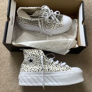 WORN ONCE 2x Platform Converse